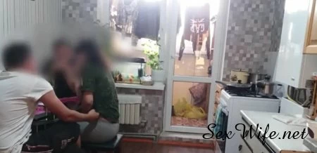 Любовник трахнул пьяную сексвайф
